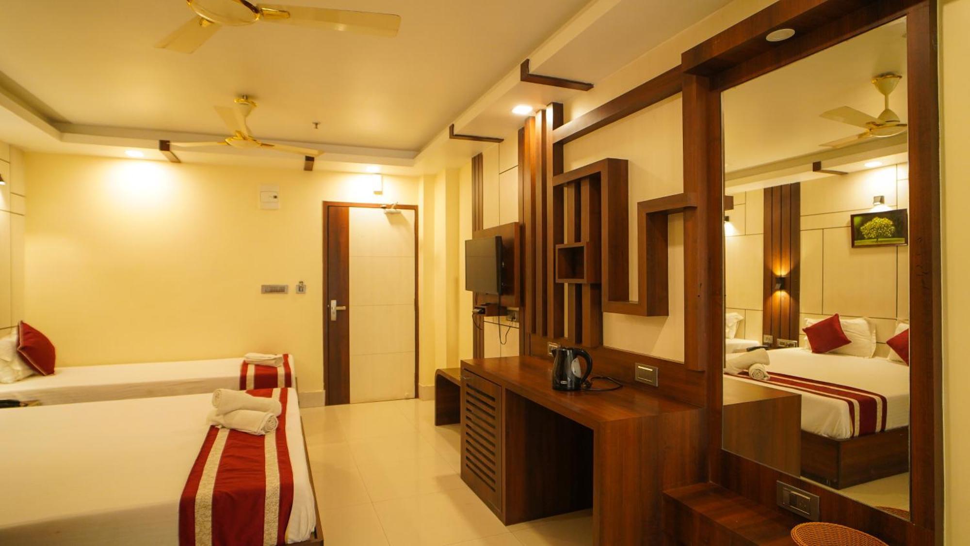 Hotel Mayuri !! Couple Friendly Family Hotel !! Дигха Екстериор снимка